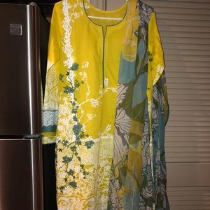 Sana Safinaz lawn 3 Piece Suit